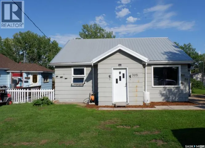 305 1st STREET E, Mossbank, Saskatchewan S0H3G0