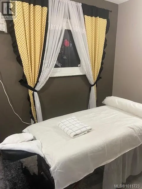 Commercial Sale For Sale