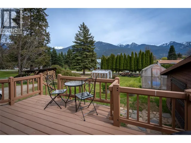 127 8th Street N, Kaslo, British Columbia V0G1M0