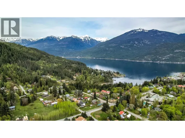 127 8th Street N, Kaslo, British Columbia V0G1M0