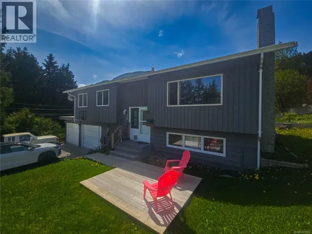170 Seaview St, Sayward, British Columbia V0P1R0