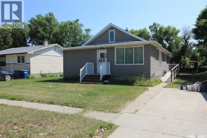 614 Front STREET, Eastend, Saskatchewan S0N0T0