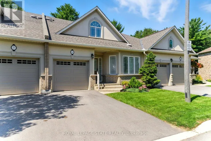 6 - 40 WESLEYAN COURT, Hamilton (Ancaster), Ontario L9G5C7