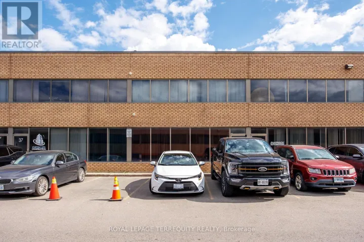 36 - 94 KENHAR DRIVE, Toronto (Humber Summit), Ontario M9L1N2