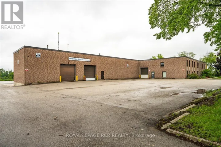 355 DISSETTE STREET, Bradford West Gwillimbury (Bradford), Ontario L3Z3G9