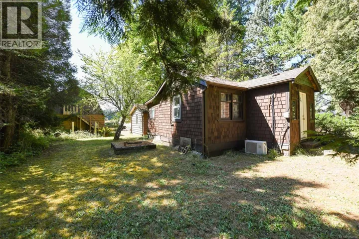 5835 Island Hwy N, Courtenay, British Columbia V9J1T3