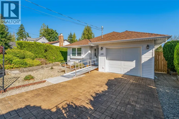 219 Sixth Ave W, Qualicum Beach, British Columbia V9K1S1