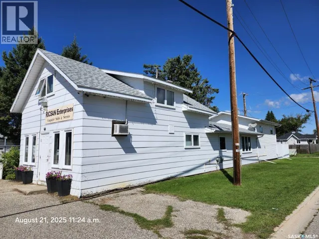 301 1 7th AVENUE W, Nipawin, Saskatchewan S0E1E0