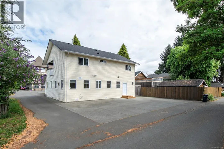 560 4th St, Courtenay, British Columbia V9H1H2
