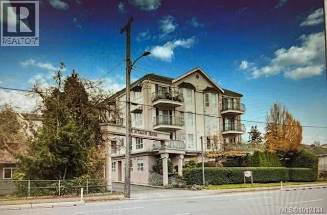 104 3133 Tillicum Rd, Saanich, British Columbia V9A2B4