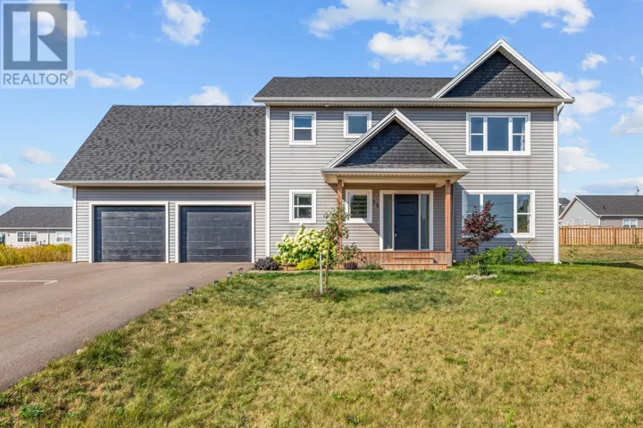 35 East Royalty Road, Charlottetown, Prince Edward Island C0A0V6