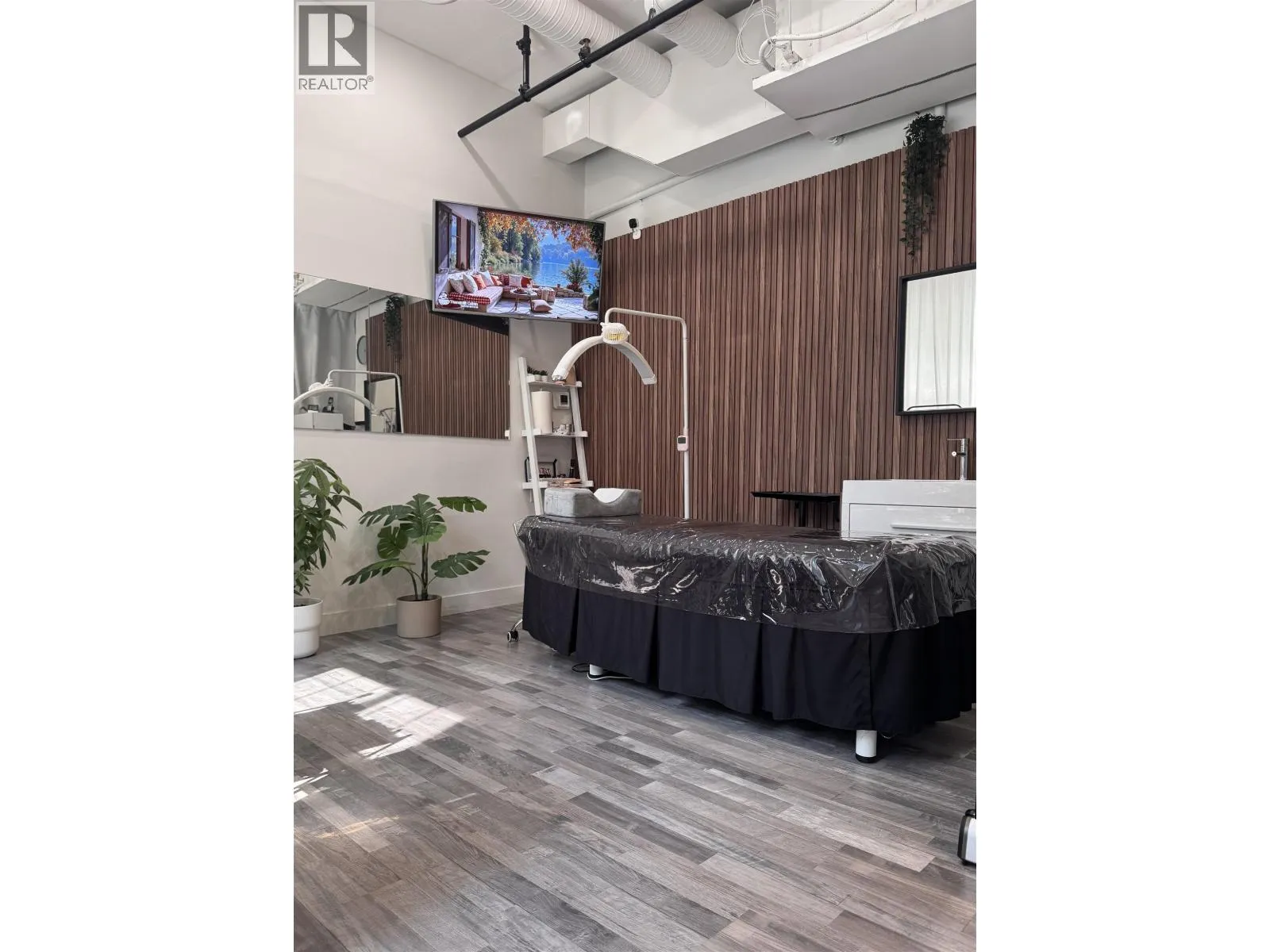 Commercial Sale For Sale