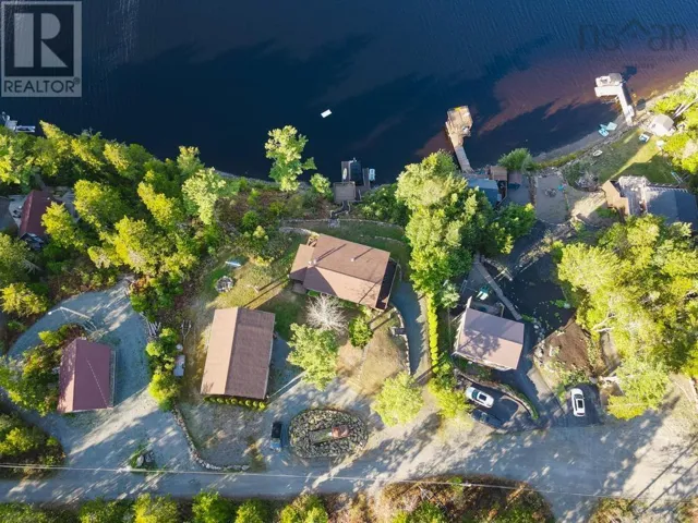 169 Cockscomb Lake Drive, Mount Uniacke, Nova Scotia B0N1Z0
