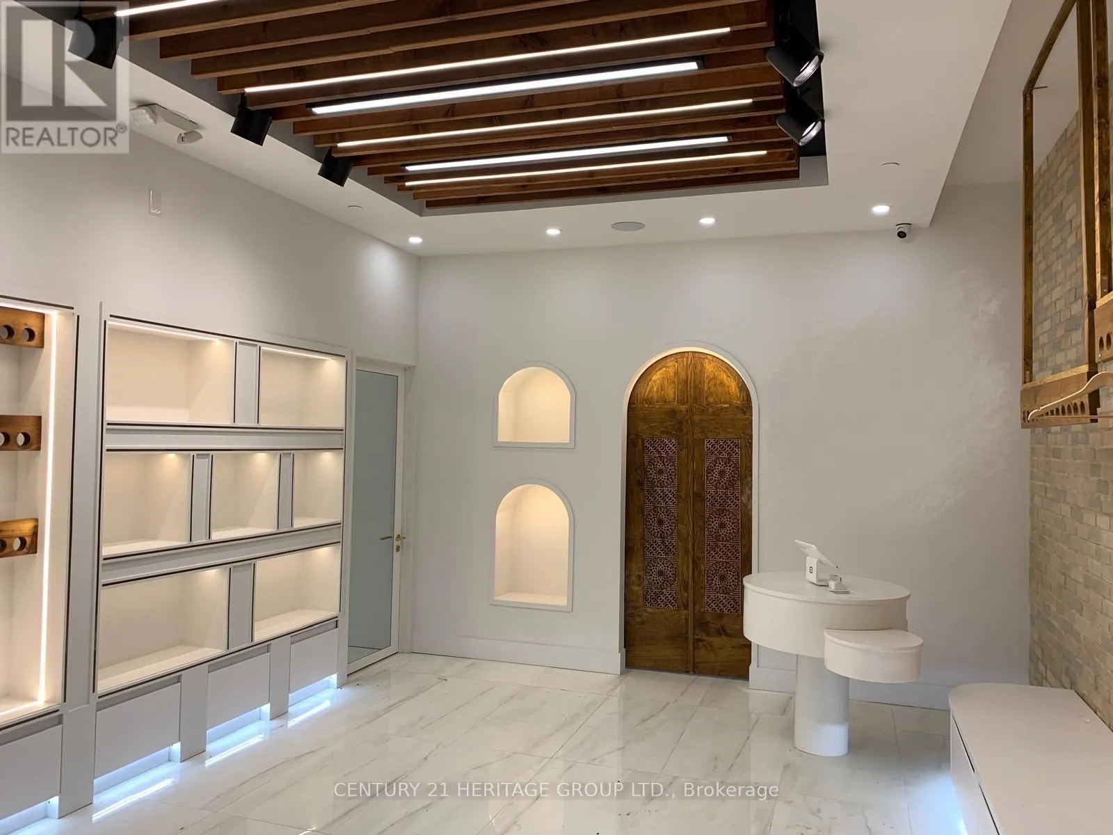 Commercial Sale For Sale