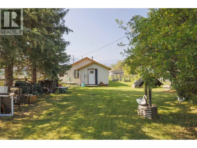861 2ND AVENUE, McBride, British Columbia V0J2E0