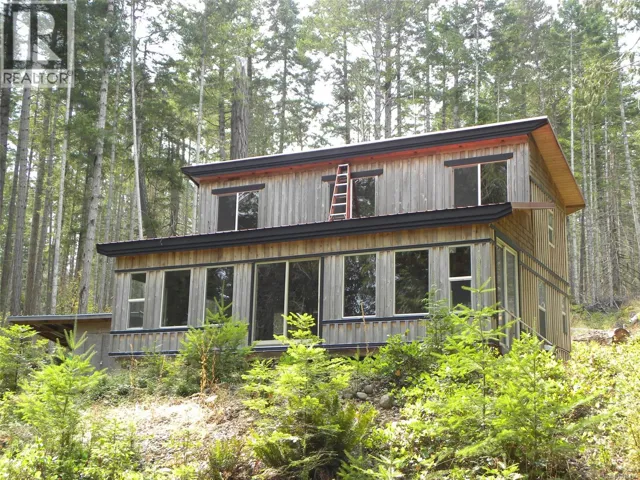 66 SPRING BAY Rd, Lasqueti Island, British Columbia V0R2J0