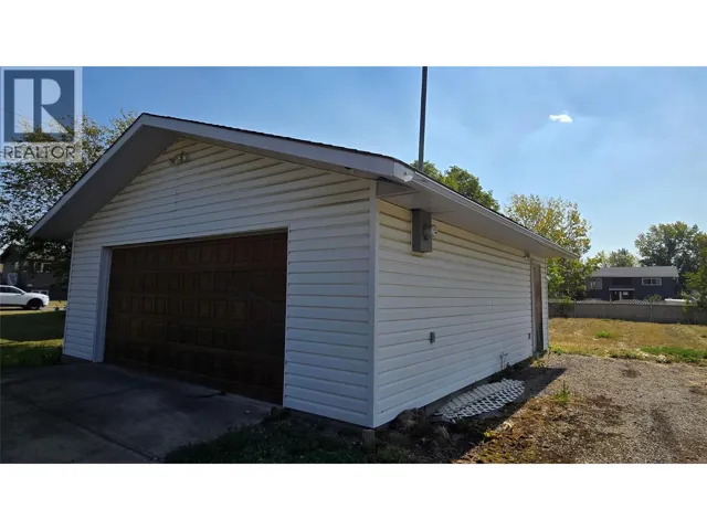 1504 106 Avenue, Dawson Creek, British Columbia V1G2P6