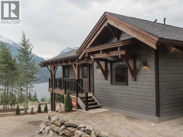 23 Birchgrove Bend, Kaslo, British Columbia V0G1M0