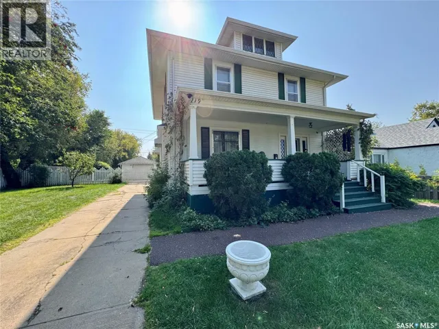 119 22nd STREET E, Prince Albert, Saskatchewan S6V1N2