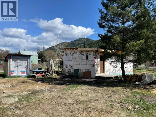 645 GOVERNMENT N Avenue, Greenwood, British Columbia V0H1J0