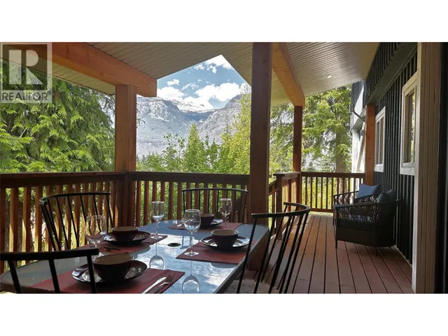 811 Victoria Street, New Denver, British Columbia V0G1M0