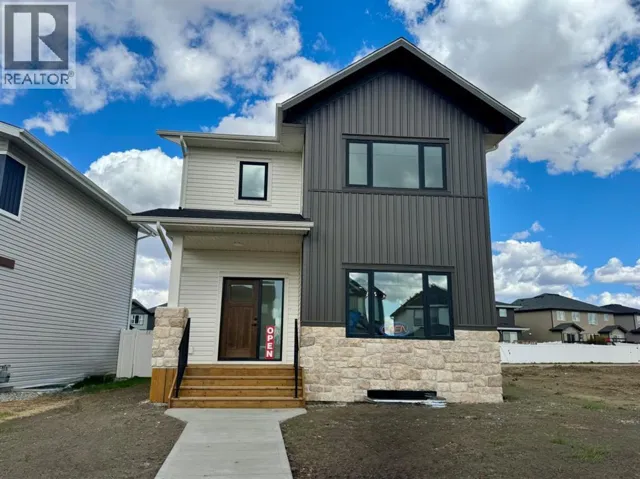 36 Memorial Parkway, Rural Red Deer County, Alberta T4E3B7