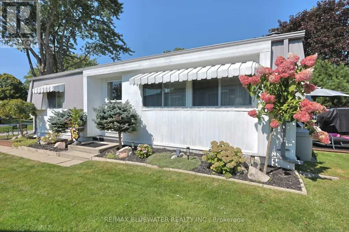 208 BILTMORE DRIVE, South Huron (Stephen), Ontario N0M1T0