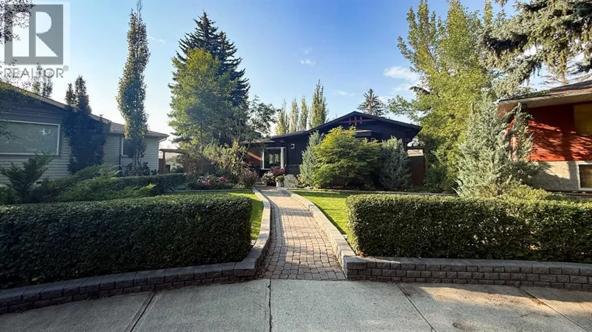 1423 18 Street NE, Calgary, Alberta T2E4V8