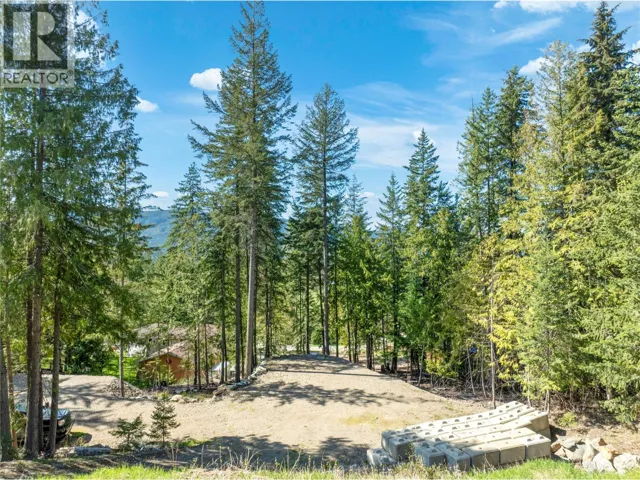 2699 Fraser Road, Anglemont, British Columbia V0E1M8