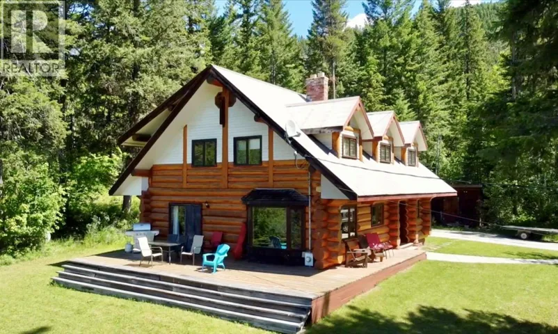1445 Black Bear Drive, Golden, British Columbia V0A1H7