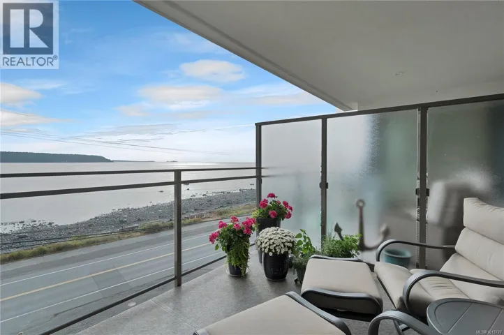 404 536 Island Hwy S, Campbell River, British Columbia V9W1A5
