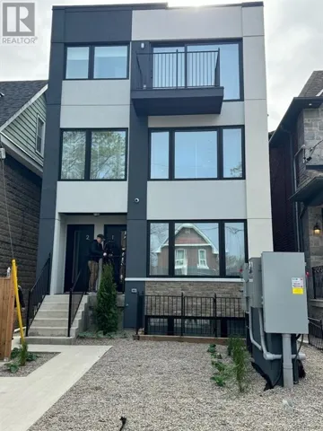 12 BATAVIA AVENUE, Toronto (Rockcliffe-Smythe), Ontario M6N4A2