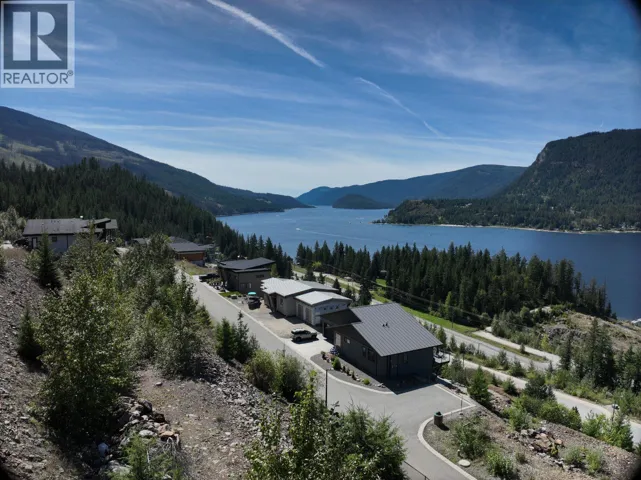 246 Bayview Drive, Sicamous, British Columbia V0E2V1