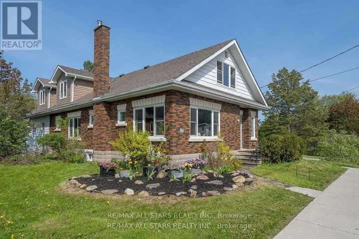 61 FRANCIS STREET E, Kawartha Lakes (Fenelon Falls), Ontario K0M1N0
