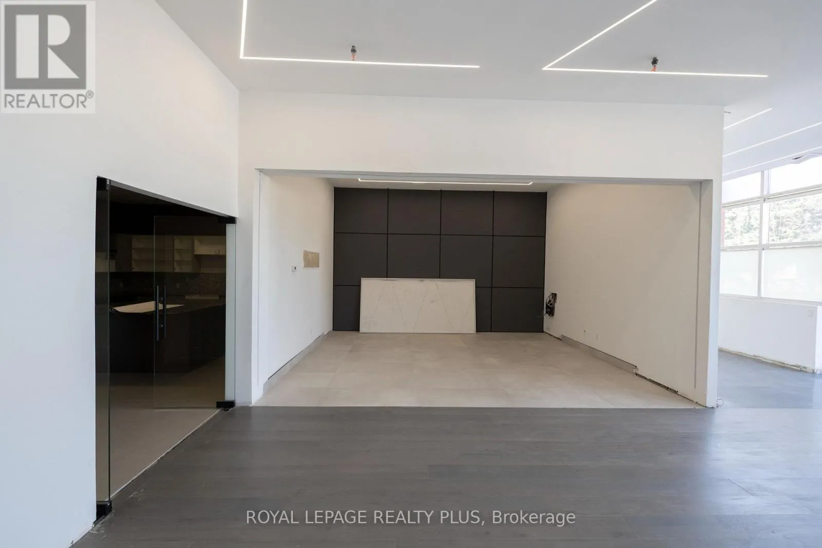 Commercial Sale For Sale