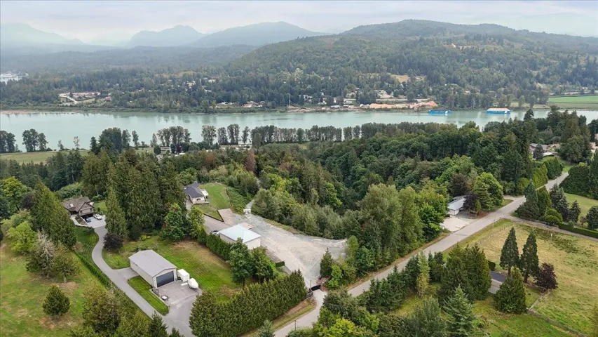 29325 MARSH MCCORMICK ROAD, Abbotsford, British Columbia V4X2B4