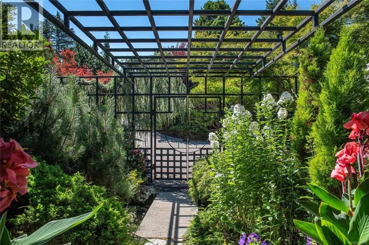 1093 Ash St, Campbell River, British Columbia V9W1G6