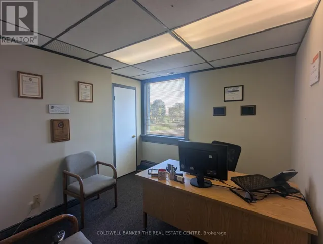 UPPER - D - 284 DUNLOP STREET W, Barrie (0 North), Ontario L4N1B9