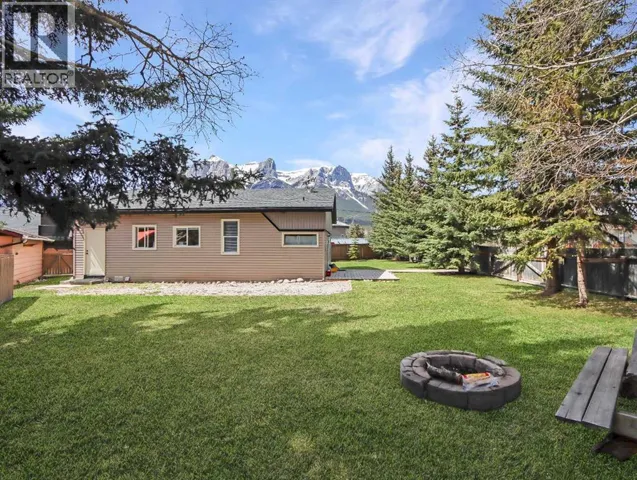 228 17th Street, Canmore, Alberta T1W1Y8