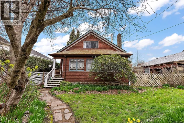 9616 Sixth St, Sidney, British Columbia V8L2W2