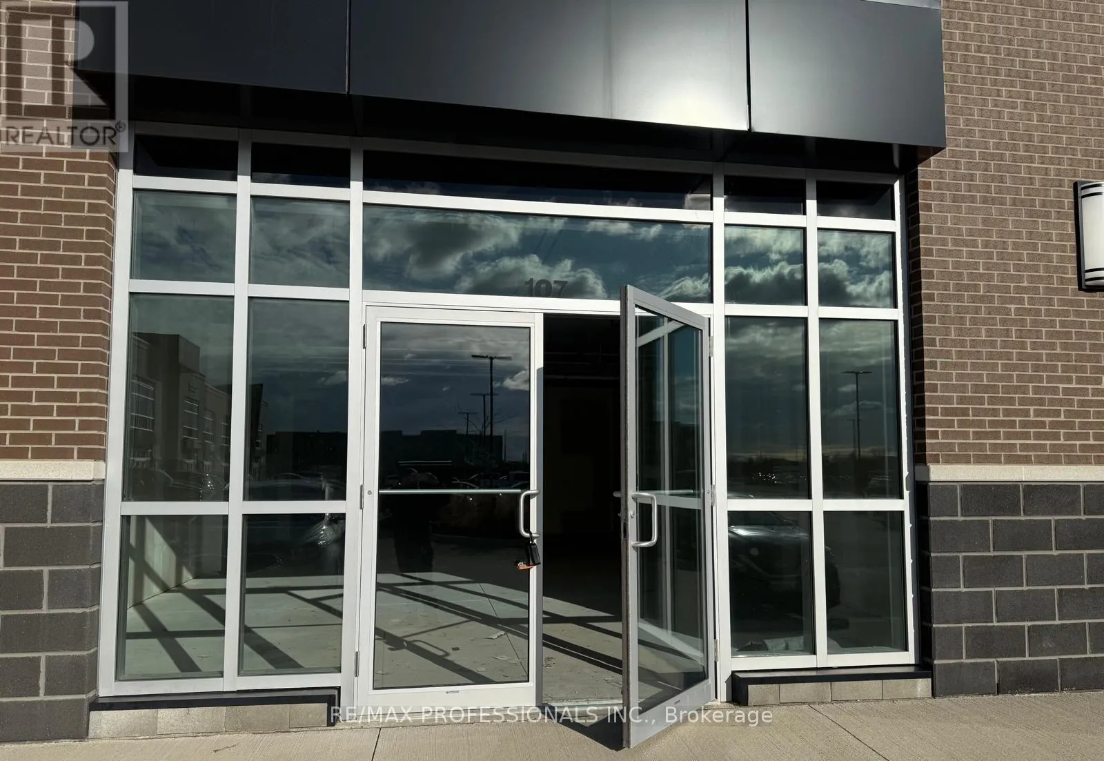 Commercial Sale For Sale