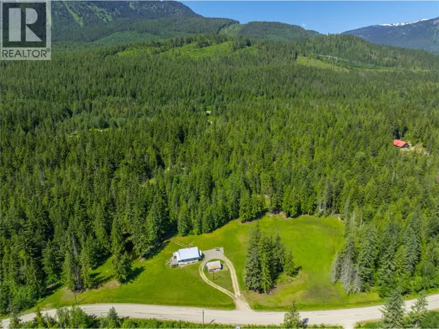 1734 MT Begbie Road, Revelstoke, British Columbia V0E2s0