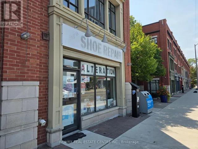 165 LAKESHORE ROAD E, Mississauga (Port Credit), Ontario L5G4T9