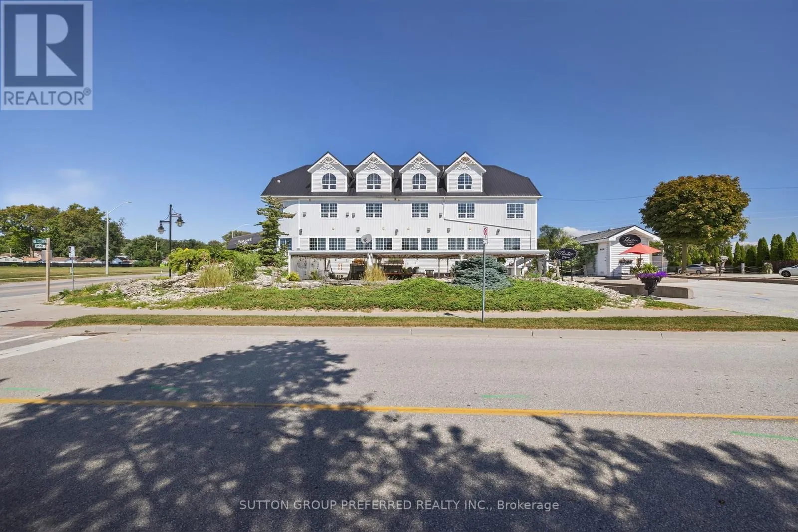 Commercial Sale For Sale