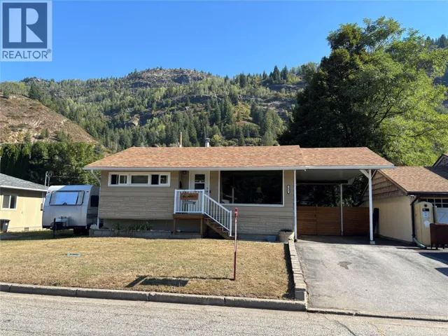 1047 REGAN Crescent, Trail, British Columbia V1R1C3