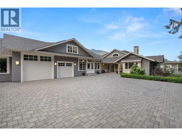 2506 Welch Place, Magna Bay, British Columbia V0E1M7