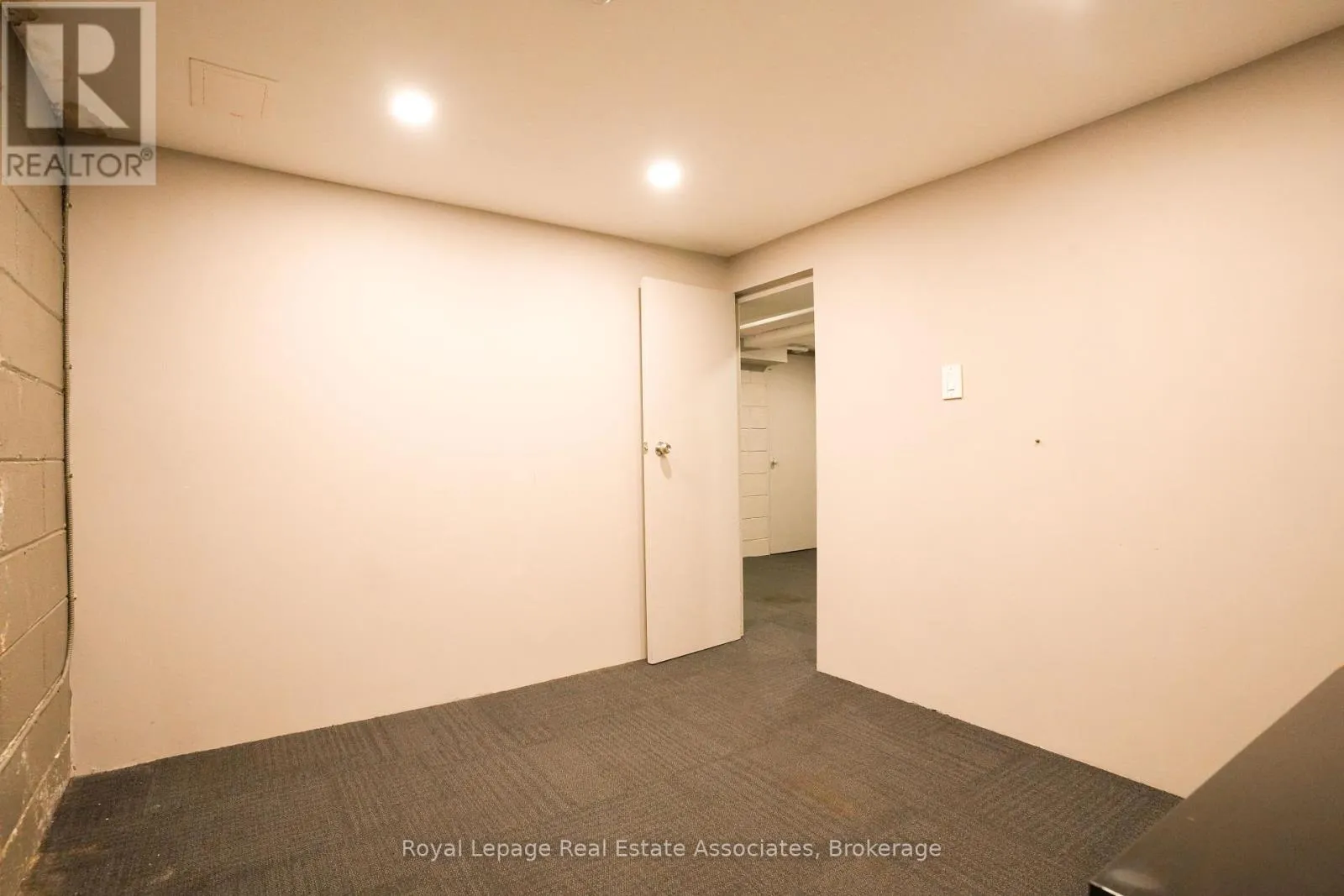Commercial Sale For Sale