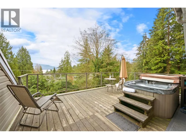 4622 COVE CLIFF ROAD, North Vancouver, British Columbia V7G1H6