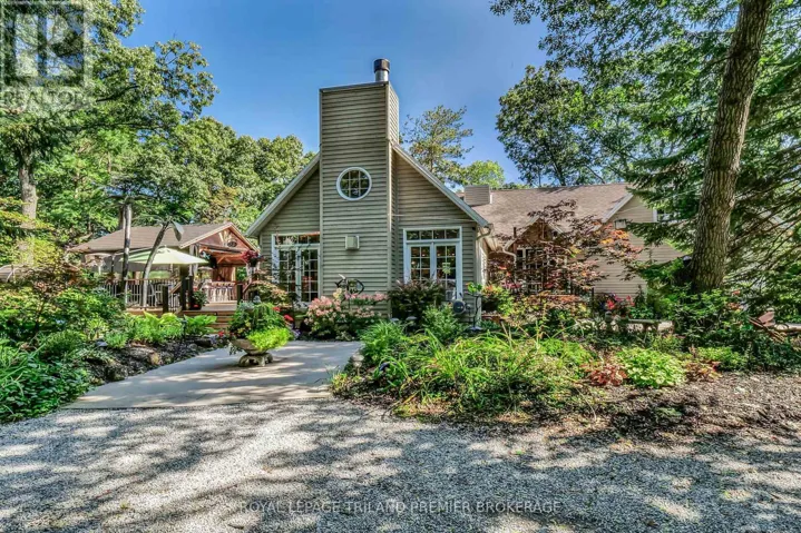 9941 NIPIGON STREET, Lambton Shores (Port Franks), Ontario N0M2L0