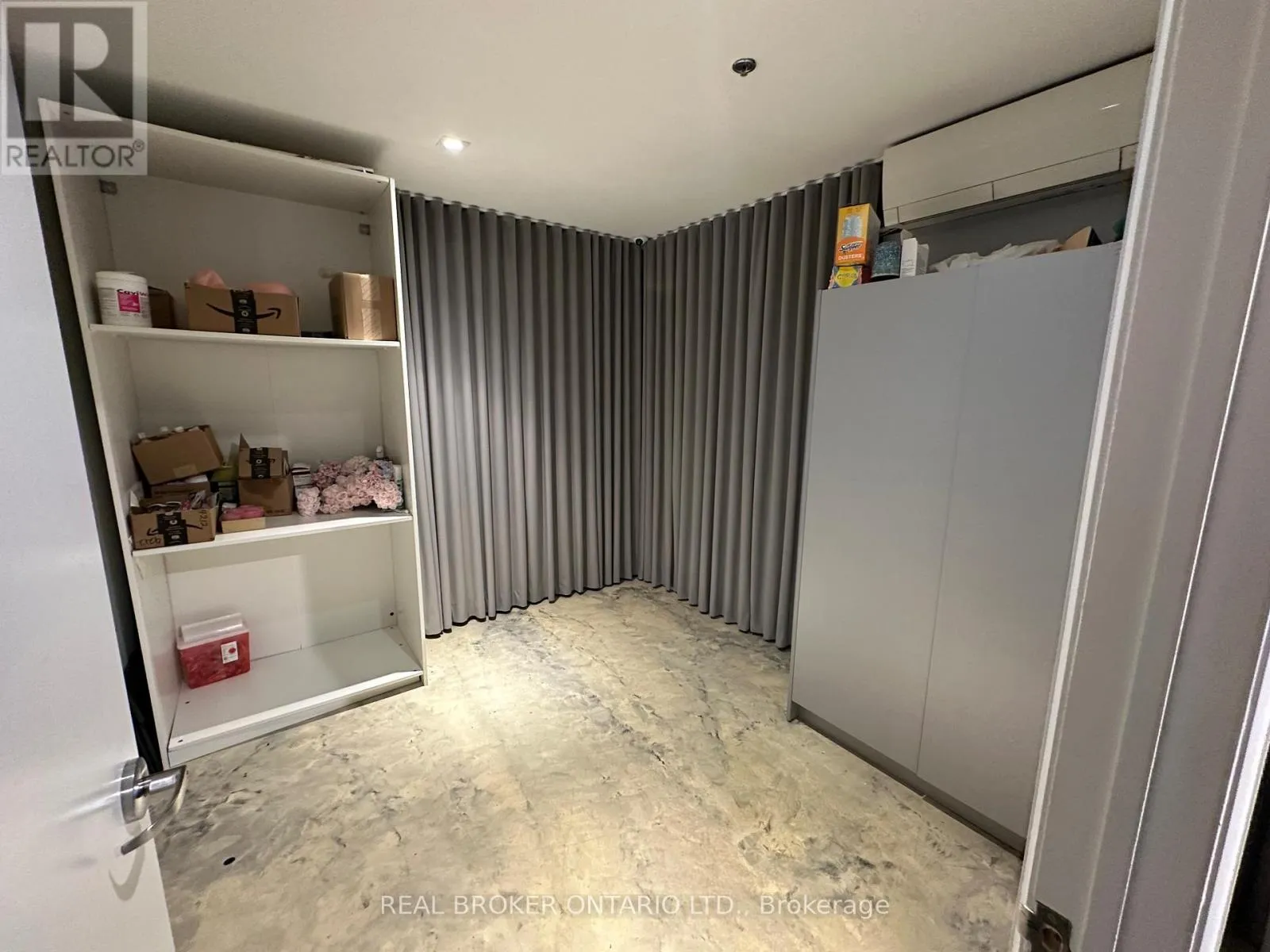 Commercial Sale For Sale